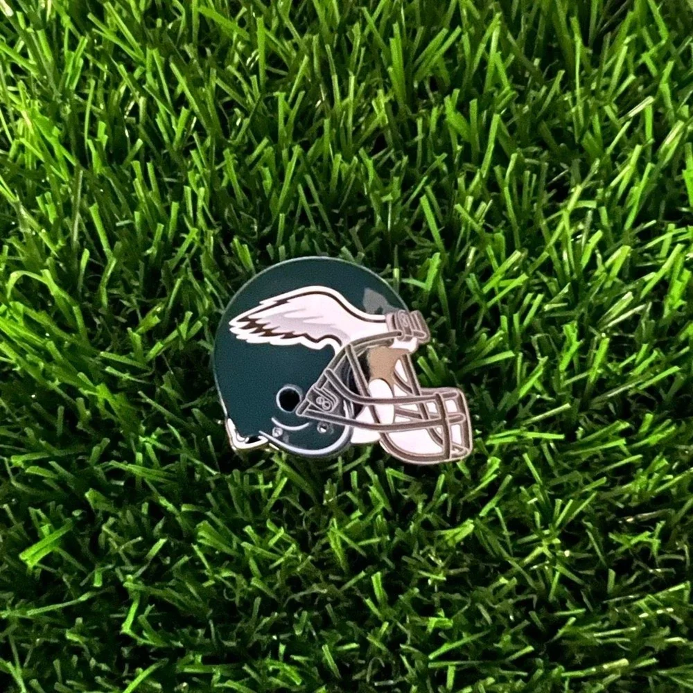 Philadelphia Eagles helmet pin